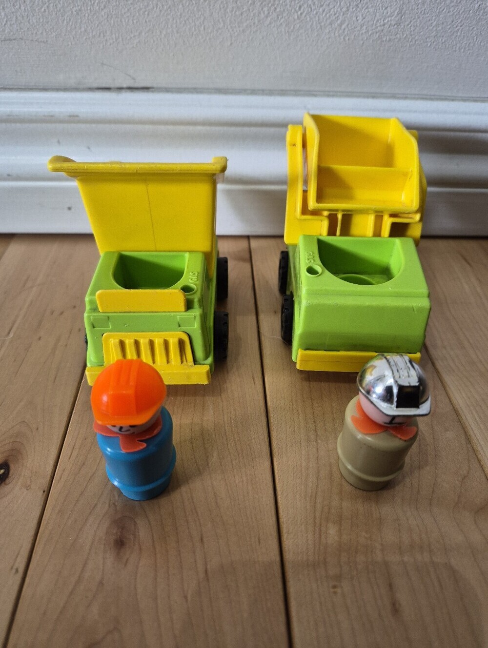 Vintage Fisher Price Little People construction vehicles/people